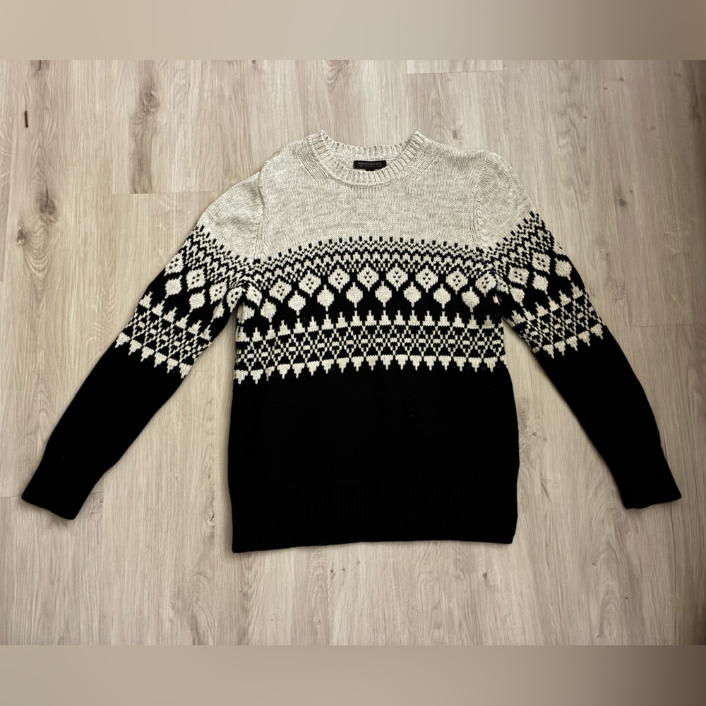 Banana Republic Black and White Geometric Sweater